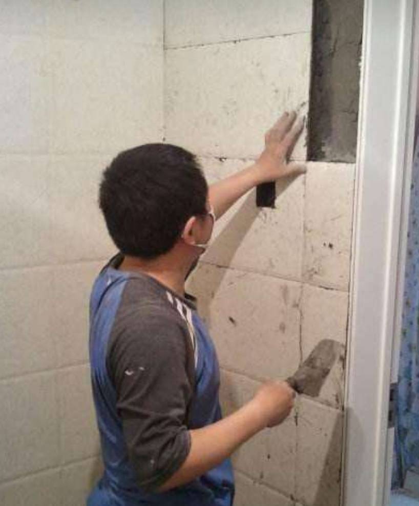 卫生间墙面瓷砖空鼓原因及处理办法(卫生间墙面瓷砖空鼓原因及处理办法视频)